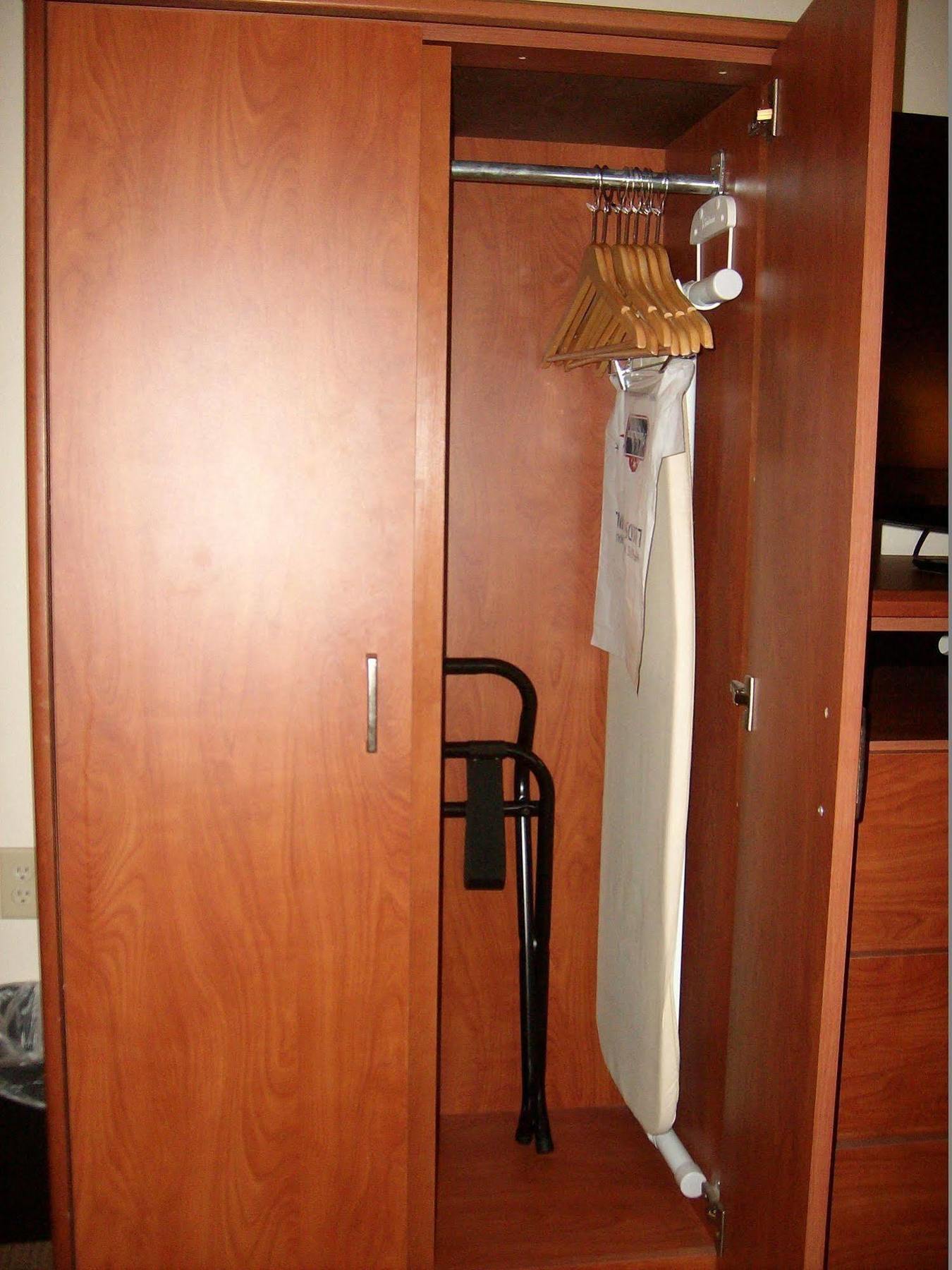 Hotel Americinn By Wyndham Thief River Falls